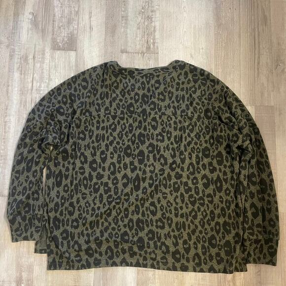 Lucky Brand Printed Brushed Hacci Henley size Large - Picture 10 of 13